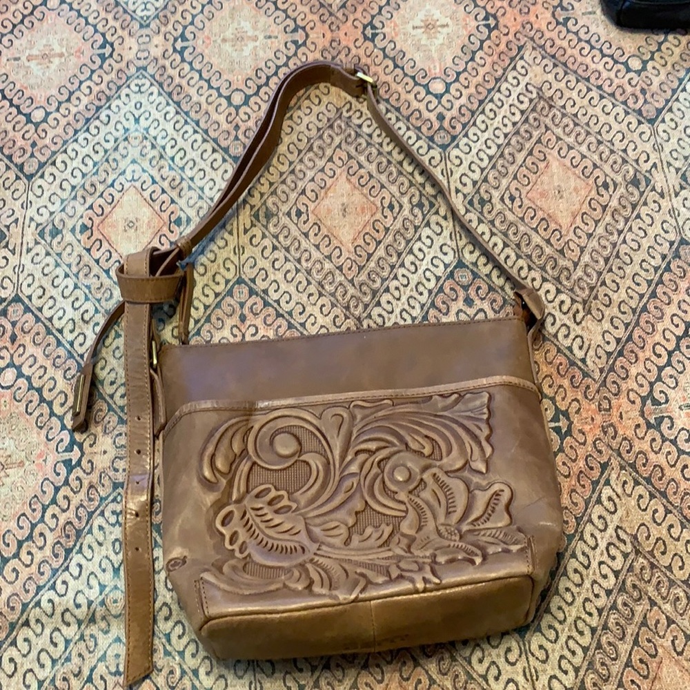 Born cross body bag